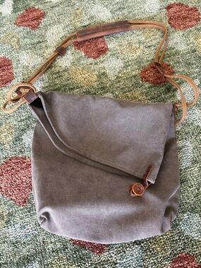 NWOT LG ADVENTURE PURSE/BAG CANVAS GRAY-BROWN, LEATHER ALL ELSE, ZIPPERS, STRONG